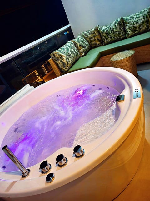 Indoor spa tub