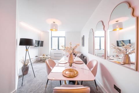 Living Room / Lounge