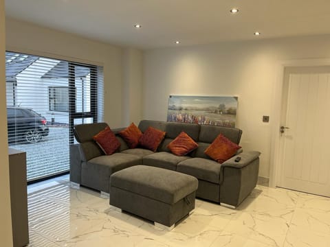 Living Room / Lounge