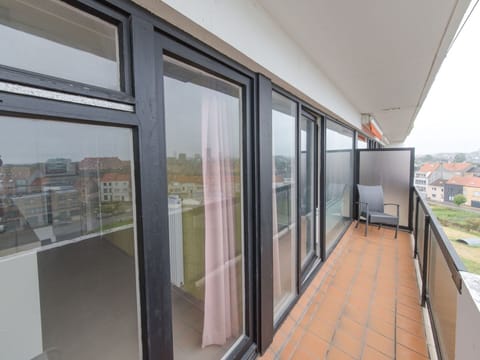 Building, Window, House, Wood, Interior Design, Sky, Shade, Floor, Condominium
