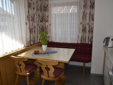 Table, Plant, Furniture, Window, Wood, Curtain, Interior Design, Floor, Flooring, Chair