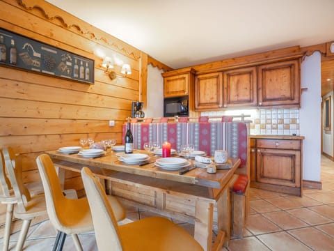 Furniture, Table, Cabinetry, Chair, Wood, Countertop, Tableware, Building, Kitchen, Wood Stain