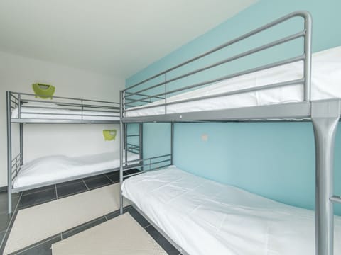 Comfort, Shade, Rectangle, Building, Glass, Wood, Ceiling, Bed, Metal, Bedding