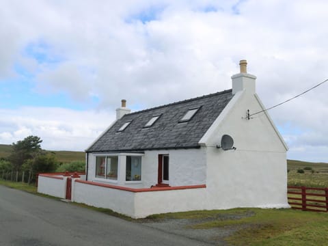Cloud, Sky, Building, Window, Plant, House, Tree, Cottage, Roof, Grass