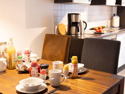 Furniture, Tableware, Food, Interior Design, Kitchen Appliance, Small Appliance, Table, Serveware, Countertop, Dishware