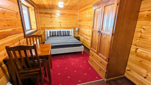6 bedrooms, free WiFi, bed sheets