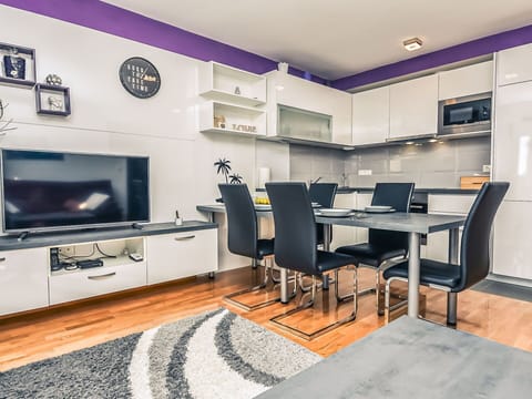 Property, Furniture, Table, Building, Cabinetry, Chair, Countertop, Wood, Interior Design