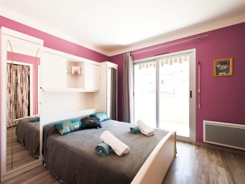 Water, Sky, Plant, Building, Azure, Natural Landscape, Tree, Body Of Water, Beach, Terrain