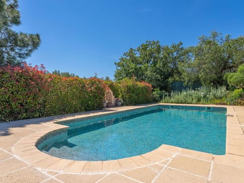 Water, Sky, Plant, Swimming Pool, Nature, Azure, Tree, Grass, Rectangle, Leisure