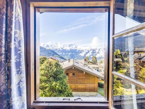 Mountain Range, Hill Station, Cottage, Alps, Valley, Ridge, Mountain Village, Winter, Glacial Landform, Balcony