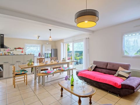 Table, Furniture, Property, Couch, Wood, Window, Lighting, Interior Design, House, Bookcase