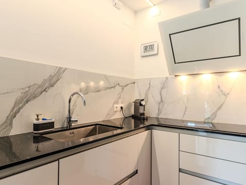 Sky, Plant, Building, Tree, Shade, Real Estate, Landscape, Facade, Cloud, Apartment