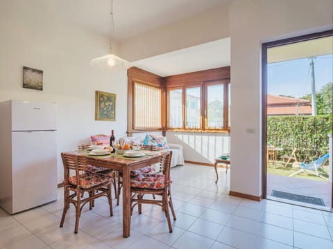 Cloud, Sky, Furniture, Shade, Outdoor Furniture, Wood, Table, Sunlounger, Folding Chair, Outdoor Table