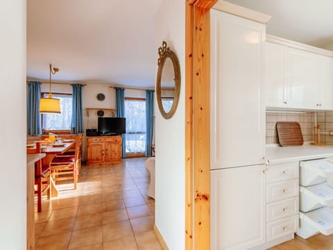 Cabinetry, Furniture, Property, Building, Window, Wood, Door, Drawer, Wood Stain