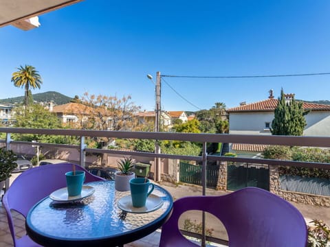 Plant, Sky, Building, Window, Tree, Land Lot, House, Larch, Grass, Residential Area