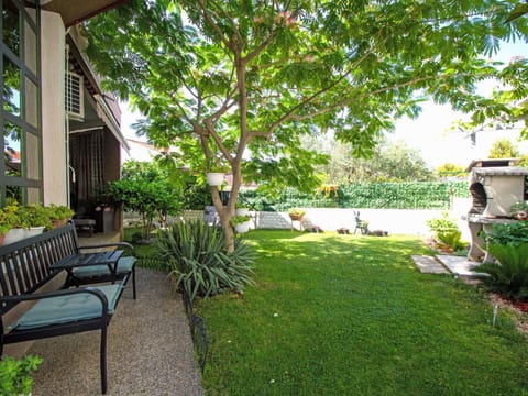 Garden, Shrub, Shade, Lawn, Groundcover, Flagstone, Backyard, Yard, Spring