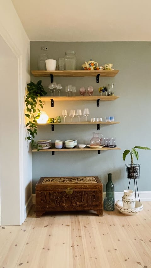 Dining Room, Kitchen