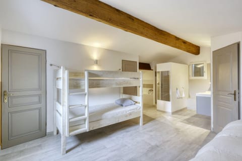 Serenity and relaxation holidays in Saignon in Luberon