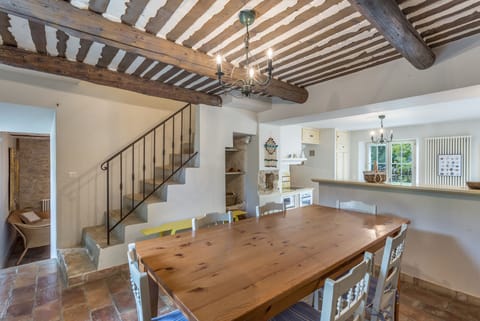 Spacious holiday home in the heart of Provence