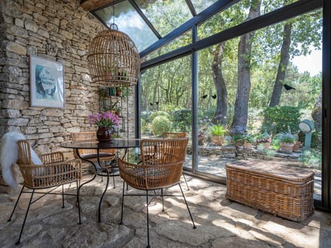 Old stone sheepfold for rent in Bonnieux