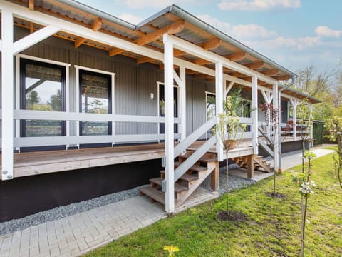 Property, Plant, Cloud, Wood, Building, Shade, Land Lot, Sky, Cottage, Siding