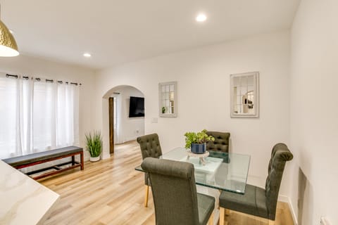 Dining Area | Dishware & Flatware Provided