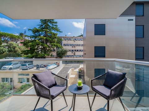 Cloud, Building, Property, Furniture, Table, Sky, Window, Plant, Azure, Outdoor Furniture