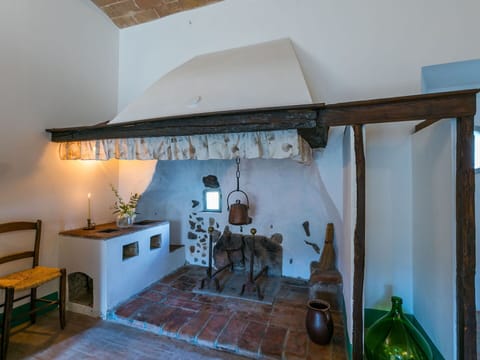 Furniture, Property, Building, Interior Design, Wood, Cabinetry, Floor, Bed Frame, House, Flooring