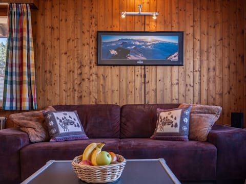 Building, Window, Swimming Pool, Water, Urban Design, Tower Block, Condominium, Neighbourhood, Residential Area, Plant