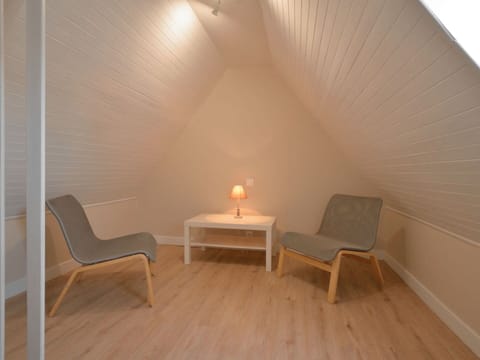 Property, Table, Furniture, Building, Comfort, Chair, Wood, Shade, Interior Design, Flooring