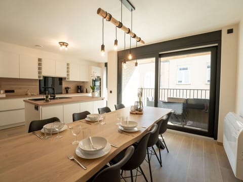 Table, Furniture, Property, Wood, Interior Design, Chair, Building, Flooring, Kitchen, Floor