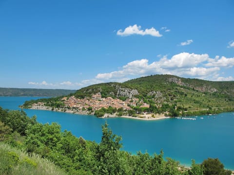 Water, Sky, Cloud, Mountain, Natural Landscape, Highland, Vegetation, Coastal And Oceanic Landforms, Tree, Lake