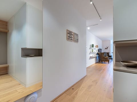 Wood, Hall, Interior Design, Building, Flooring, Floor, Living Room, Hardwood, Laminate Flooring, Houseplant