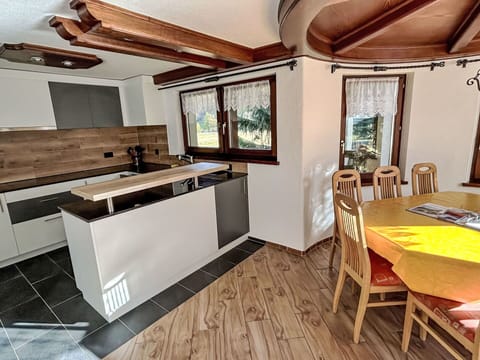 Property, Table, Cabinetry, Furniture, Countertop, Building, Wood, Chair, Kitchen, Interior Design