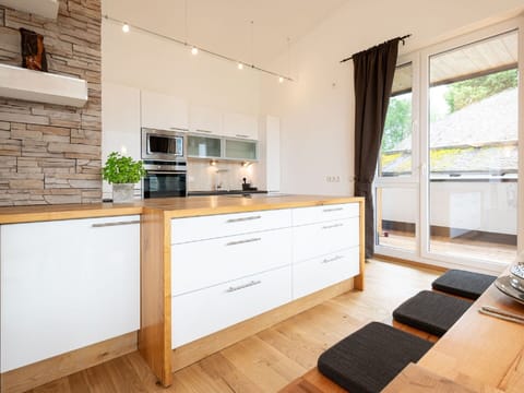 Cabinetry, Furniture, Countertop, Building, Wood, Drawer, Interior Design, Flooring, Kitchen