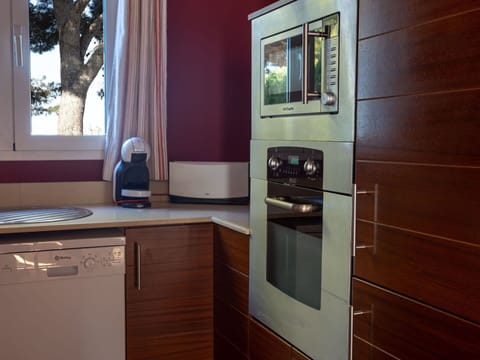 Microwave, oven, dishwasher, highchair