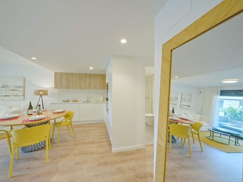 Building, Water, Sky, Daytime, Property, Plant, Blue, Azure, Window, Architecture