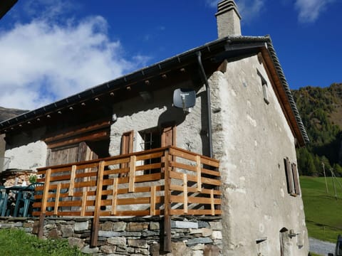 Cloud, Sky, Building, Plant, Wood, Window, House, Facade, Rural Area, Cottage