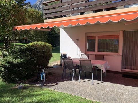 Snow, Building, Window, Freezing, House, Slope, Real Estate, Wood, Geological Phenomenon, Tree