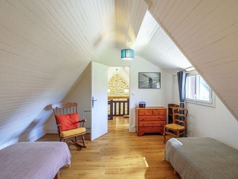 Property, Picture Frame, Wood, Building, Comfort, Chair, Living Room, Flooring, Interior Design, Architecture