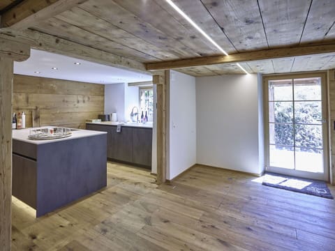 Wood, Building, Interior Design, Hall, Flooring, Window, Floor, Wood Stain, Hardwood