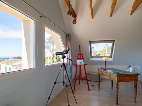 Window, Building, Wood, Lighting, Interior Design, Picture Frame, Table, Floor, Flooring, House