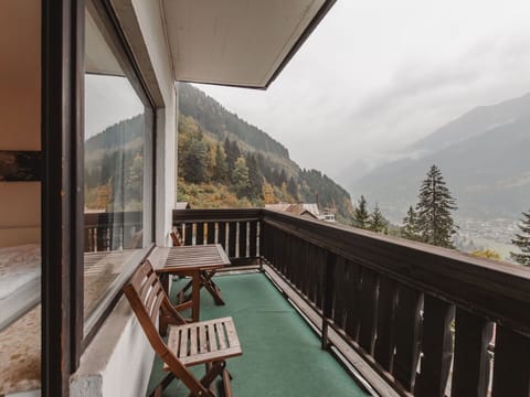 Sky, Property, Building, Cloud, Tree, Wood, Mountain, Porch, Leisure, House