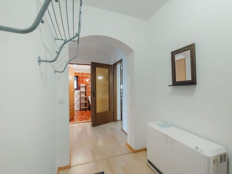 Property, Building, Wood, Interior Design, Floor, Picture Frame, Flooring, Wall, House