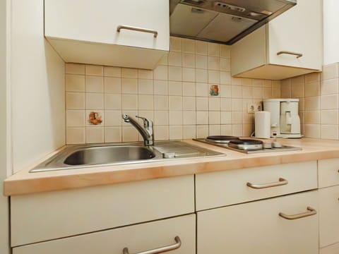 Kitchen Sink, Cabinetry, Countertop, Sink, Property, Furniture, Tap, Kitchen, Lighting, Plumbing Fixture