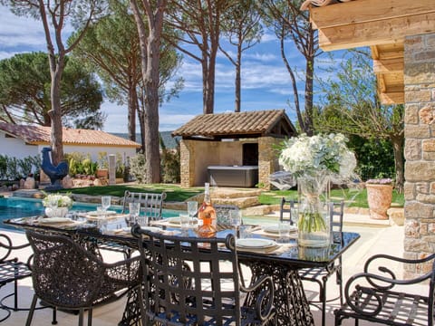 Plant, Sky, Property, Building, Azure, Blue, Tree, House, Leisure, Residential Area