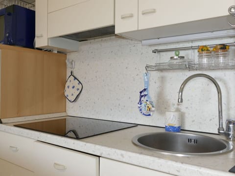 Plant, Water, Cloud, Sky, Building, Swimming Pool, Tree, Shade, Urban Design, Leisure