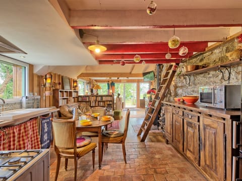 Kitchen / Dining Room