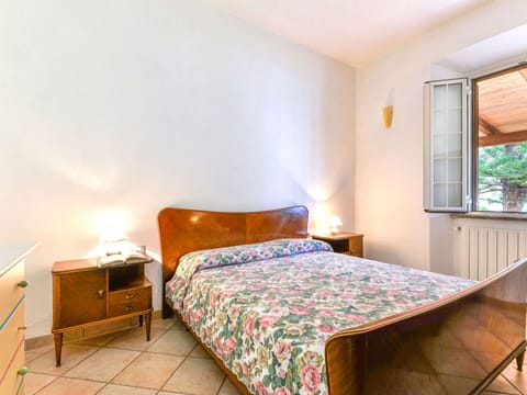 Cloud, Building, Sky, Property, Plant, Car, Urban Design, Condominium, House, Tree