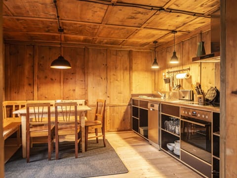 Table, Property, Furniture, Plant, Tableware, Tree, Shade, Chair, Building, Outdoor Furniture